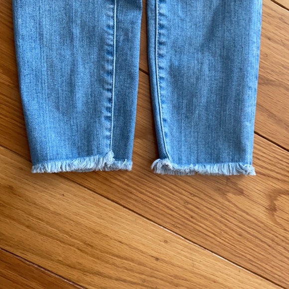 MADEWELL 9" High-Rise Skinny Crops: Button-Front - Picture 7 of 11